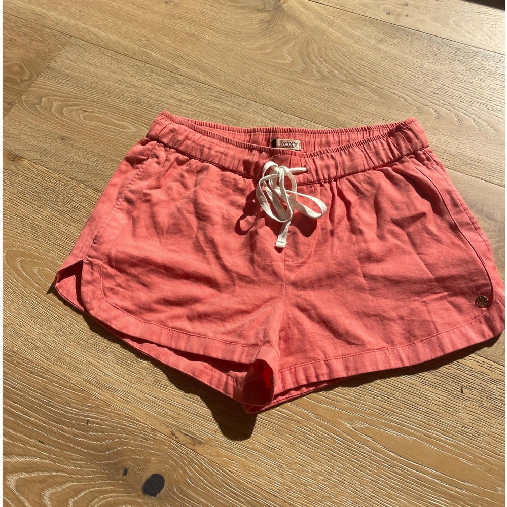 Coral roxy shorts. S/p/ch. never worn but no tag!